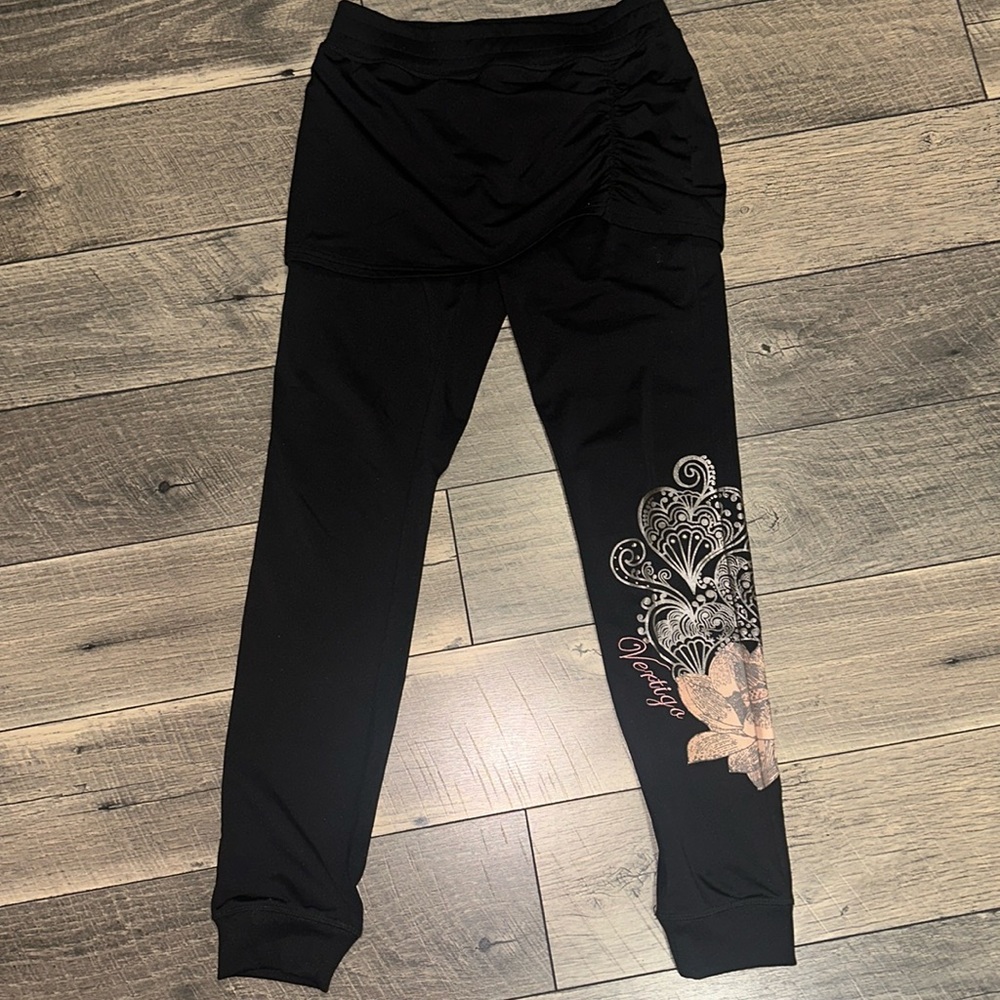 Vertigo skort pant . Size Small